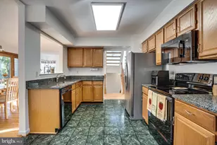 13481 Lake Shore Dr, Herndon, VA 20171 - Photo 14