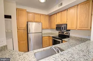 6964 Ellingham Cir, Alexandria, VA 22315 - Photo 10