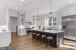 9928 Woodrow St, Vienna, VA 22181 - Photo 4