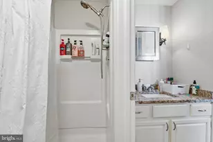 6311 Betsy Ross Ct, Centreville, VA 20121 - Photo 22