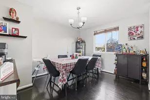 6311 Betsy Ross Ct, Centreville, VA 20121 - Photo 10