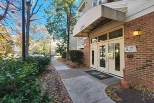 2204 Westcourt Ln, Herndon, VA 20170 - Photo 2