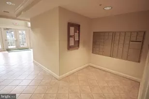 7000 Falls Reach Dr, Falls Church, VA 22043 - Photo 10