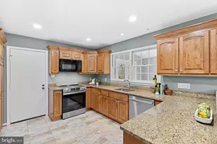 10207 Oxfordshire Rd, Great Falls, VA 22066 - Photo 20