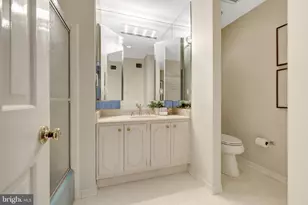 8801 Lynnhurst Dr, Fairfax, VA 22031 - Photo 40