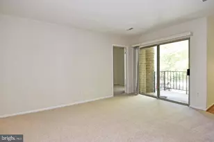 3302 Woodburn Village Dr, Annandale, VA 22003 - Photo 10