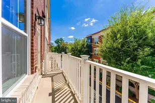 11695 Sunrise Square Pl, Reston, VA 20191 - Photo 26