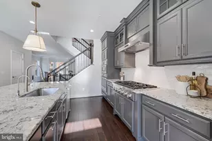 11695 Sunrise Square Pl, Reston, VA 20191 - Photo 32