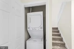 7006 Ellingham Cir, Alexandria, VA 22315 - Photo 16