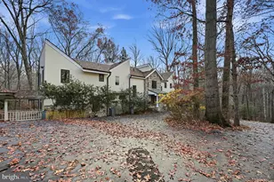 10701 Sycamore Springs Ln, Great Falls, VA 22066 - Photo 98