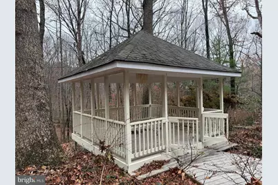 10701 Sycamore Springs Lane, Great Falls, VA 22066 - Photo 24