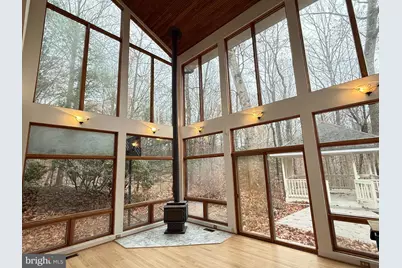 10701 Sycamore Springs Lane, Great Falls, VA 22066 - Photo 2