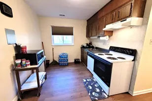 9800 Kingsbridge Dr, Fairfax, VA 22031 - Photo 12