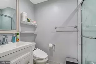 7727 Kalorama Rd, Annandale, VA 22003 - Photo 12