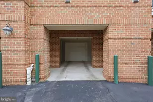 2905 Saintsbury Plaza, Fairfax, VA 22031 - Photo 32