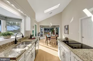 8607 Cherry Dr, Fairfax, VA 22031 - Photo 30