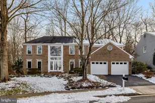 8607 Cherry Dr, Fairfax, VA 22031 - Photo 4