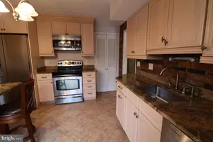 11312 Myrtle Ln, Reston, VA 20191 - Photo 10