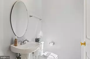 2710 Manhattan Pl, Vienna, VA 22180 - Photo 10