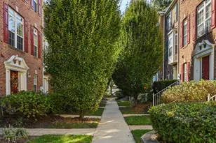 2710 Manhattan Pl, Vienna, VA 22180 - Photo 4