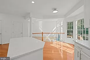 9927 Miles Stone Ct, Vienna, VA 22181 - Photo 6