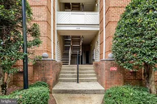 1334 Garden Wall Cir, Reston, VA 20194 - Photo 14