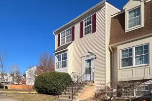 3350 Oakshade Ct, Fairfax, VA 22033 - Photo 2