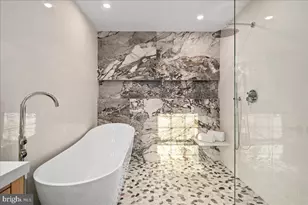 353 Gallop Wood Pl, Great Falls, VA 22066 - Photo 50