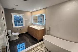 353 Gallop Wood Pl, Great Falls, VA 22066 - Photo 6