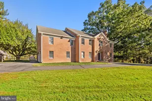 9200 Falls Run Rd, McLean, VA 22102 - Photo 2