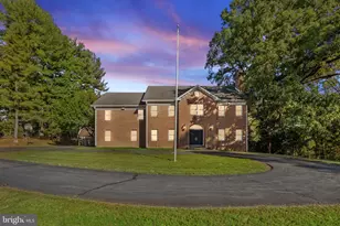 9200 Falls Run Rd, McLean, VA 22102 - Photo 38