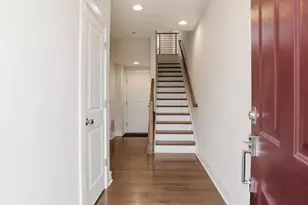 5266 Ridgeview Retreat Dr, Chantilly, VA 20151 - Photo 2