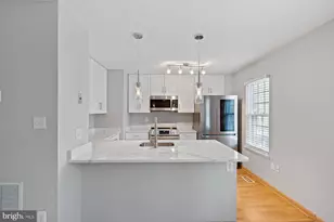 2384 Branleigh Park Ct, Reston, VA 20191 - Photo 12