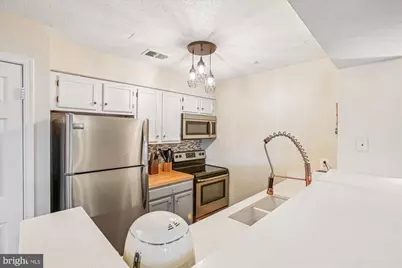 6000 Ellesmere Court #B, Alexandria, VA 22315 - Photo 10