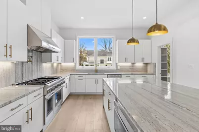 719 Meadow Lane SW, Vienna, VA 22180 - Photo 6