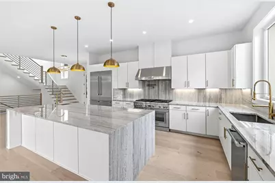 719 Meadow Lane SW, Vienna, VA 22180 - Photo 14