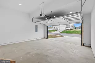 719 Meadow Ln SW, Vienna, VA 22180 - Photo 38