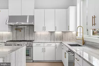 719 Meadow Lane SW, Vienna, VA 22180 - Photo 4