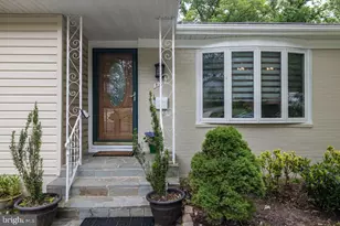 131 Casmar St SE, Vienna, VA 22180 - Photo 2