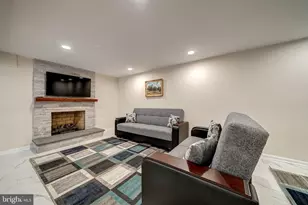 6042 Munson Hill Rd, Falls Church, VA 22041 - Photo 16