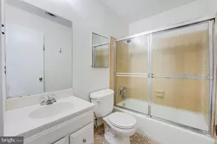 5112 Bradfield Dr, Annandale, VA 22003 - Photo 4