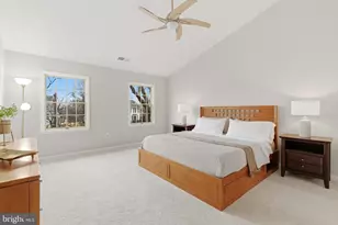 896 Broad Oaks Dr, Herndon, VA 20170 - Photo 4