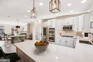 5450 Edsall Ridge Pl, Alexandria, VA 22312 - Photo 8