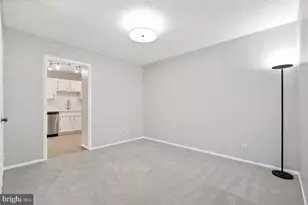 5902 Mt Eagle Dr, Alexandria, VA 22303 - Photo 10