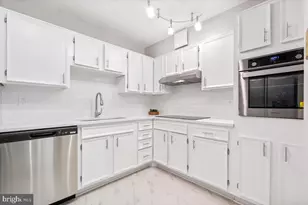 5902 Mt Eagle Dr, Alexandria, VA 22303 - Photo 12