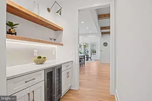 352 Ayr Hill Ave NE, Vienna, VA 22180 - Photo 8