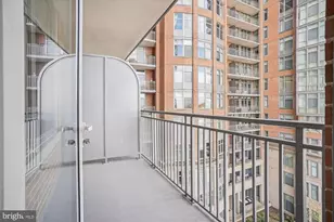 8220 Crestwood Heights Dr, McLean, VA 22102 - Photo 12