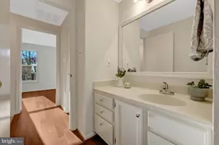 11200 Silentwood Ln, Reston, VA 20191 - Photo 30