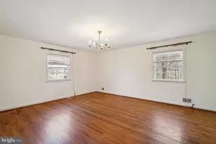 7616 Burford Dr, McLean, VA 22102 - Photo 10