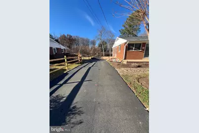 401 Moorefield Road SW, Vienna, VA 22180 - Photo 2